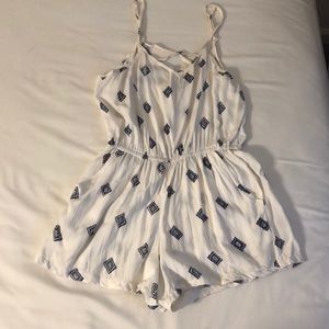 White Romper with Pockets Small